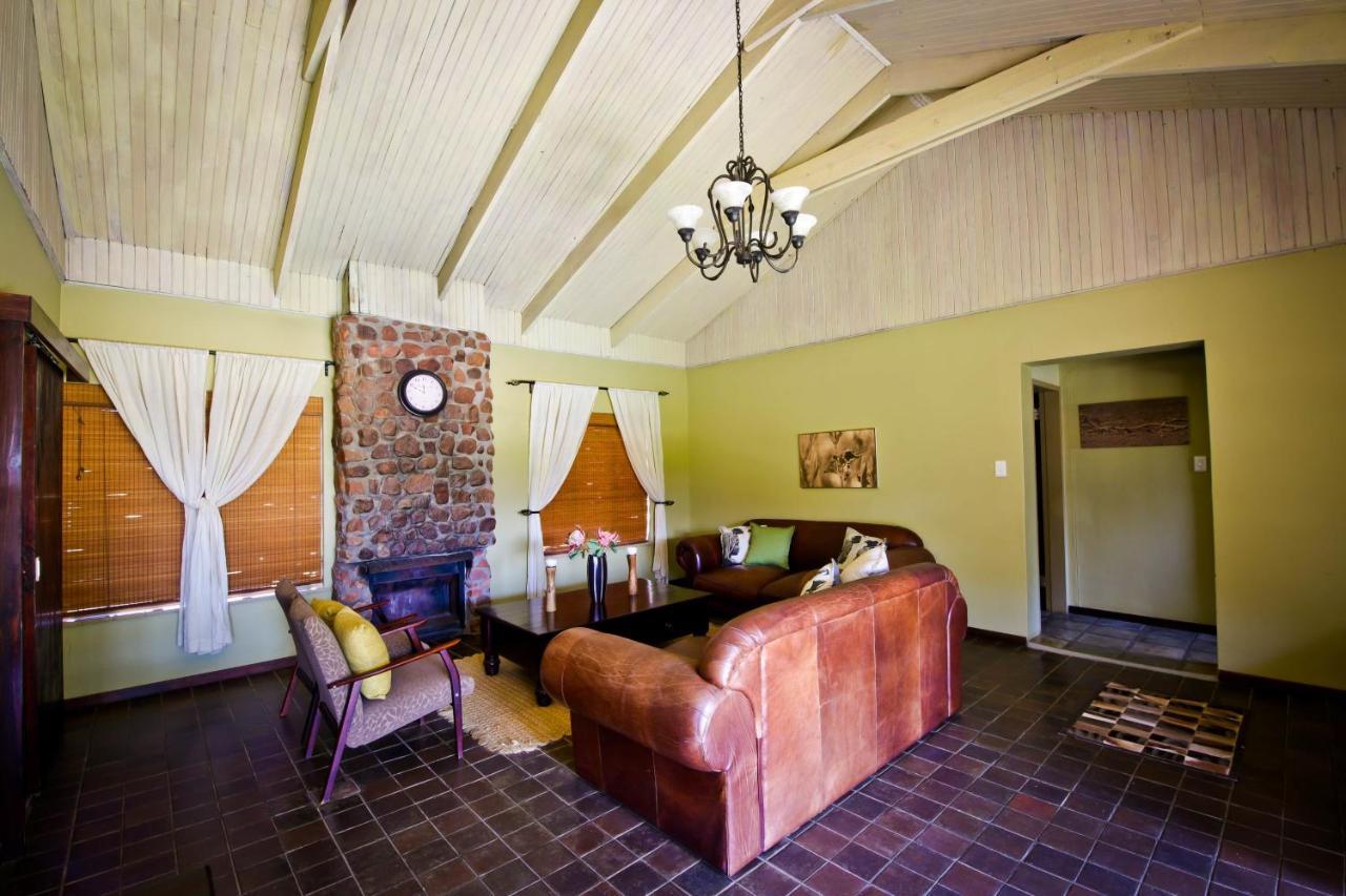 Otjiwa Safari Lodge Очиваронго Екстер'єр фото