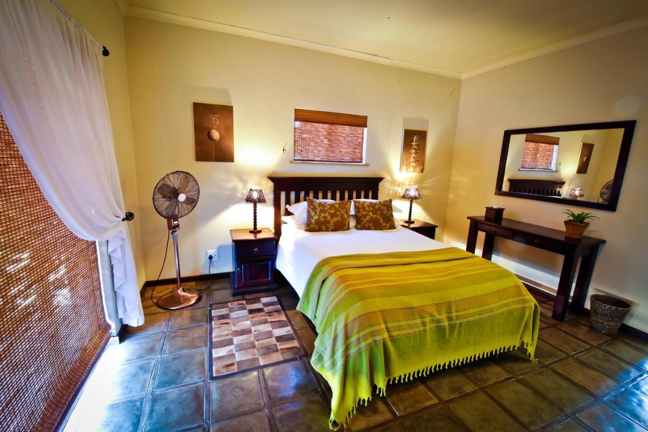 Otjiwa Safari Lodge Очиваронго Екстер'єр фото