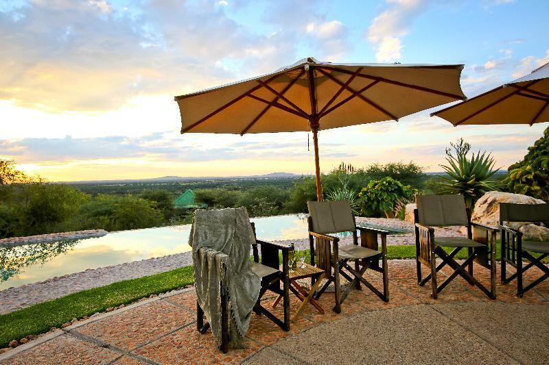 Otjiwa Safari Lodge Очиваронго Екстер'єр фото